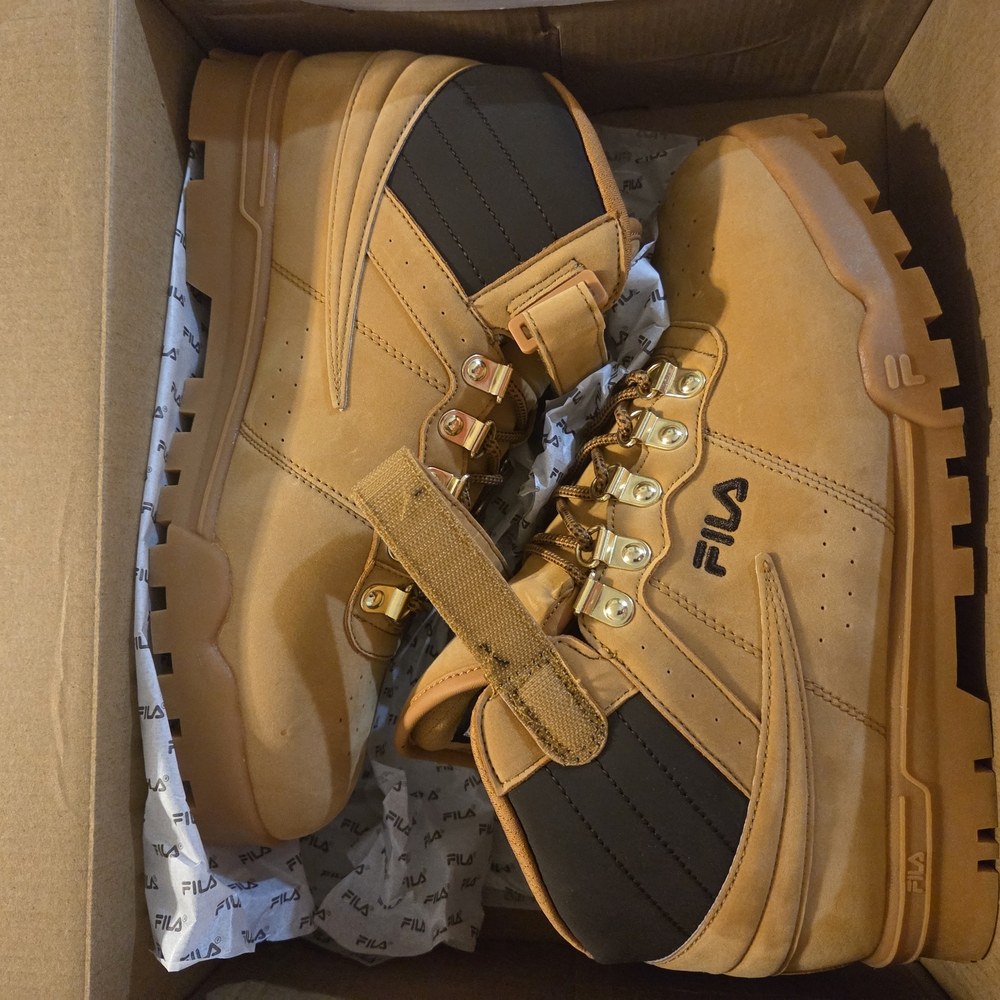 Fila Men's Tan and Black Boots